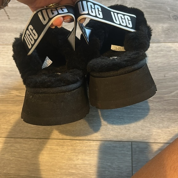 UGG Black Fluffy Platform Sandals 8 - Picture 11 of 11
